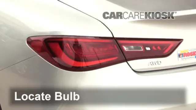 2017 Infiniti Q60 Premium 3.0L V6 Turbo Éclairage Feux de marche arrière (remplacer une ampoule)